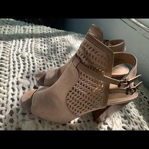 Shoe dazzle wedge booties